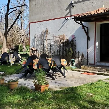 Stasion Di Pueste Kır Evi *